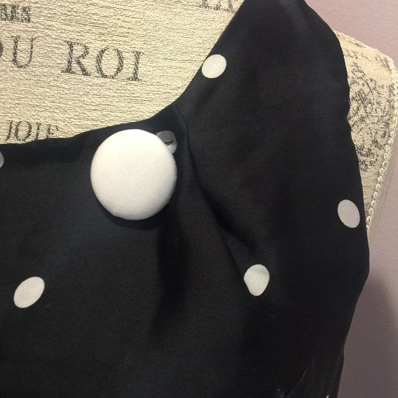 Size S Polka dot sleeveless satin dress black & white pleated trim button decor - Picture 7 of 10